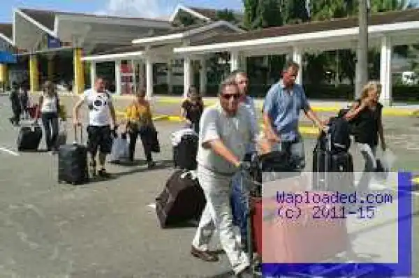 Plane Carrying 459 People Forced to Land after Discovery of Suspicious Device in Toilet